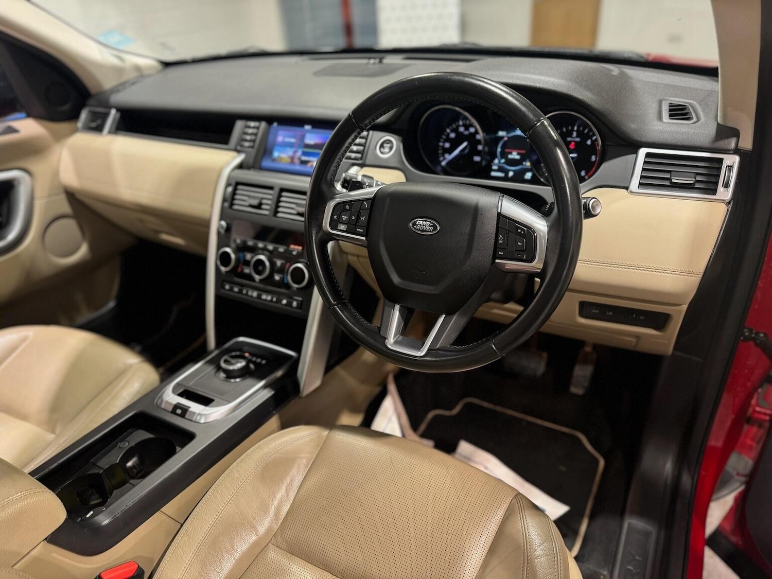 Used Land Rover Discovery Sport 2017 for sale - 77681693: Photo 8