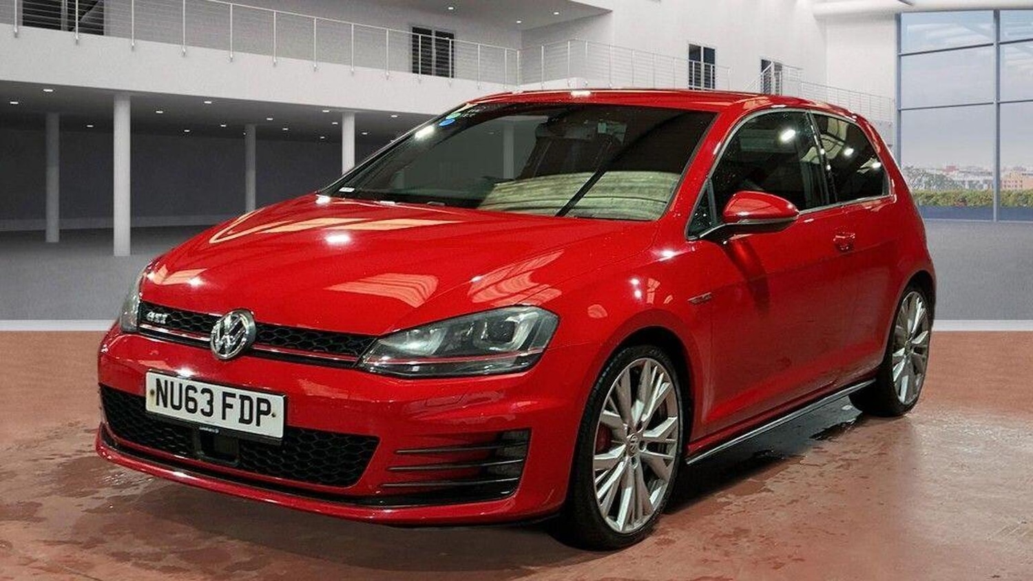 Used Volkswagen Golf 2013 for sale - 77610070: Photo 2