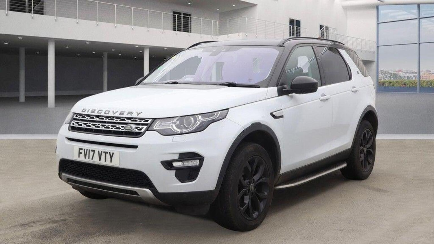 Used Land Rover Discovery Sport 2017 for sale - 77453372: Photo 2