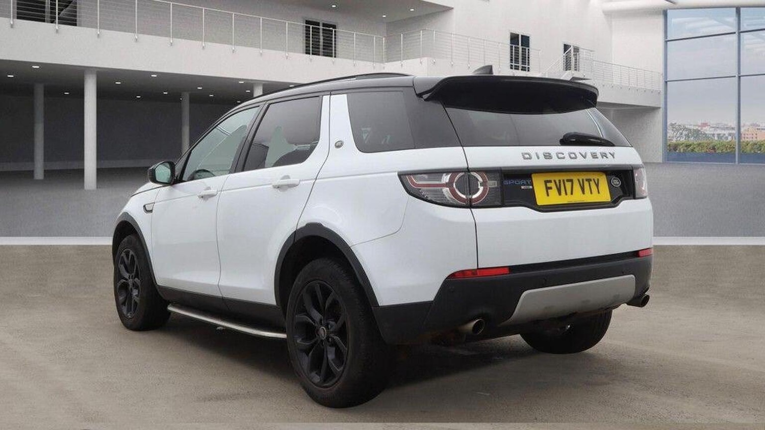 Used Land Rover Discovery Sport 2017 for sale - 77453372: Photo 3