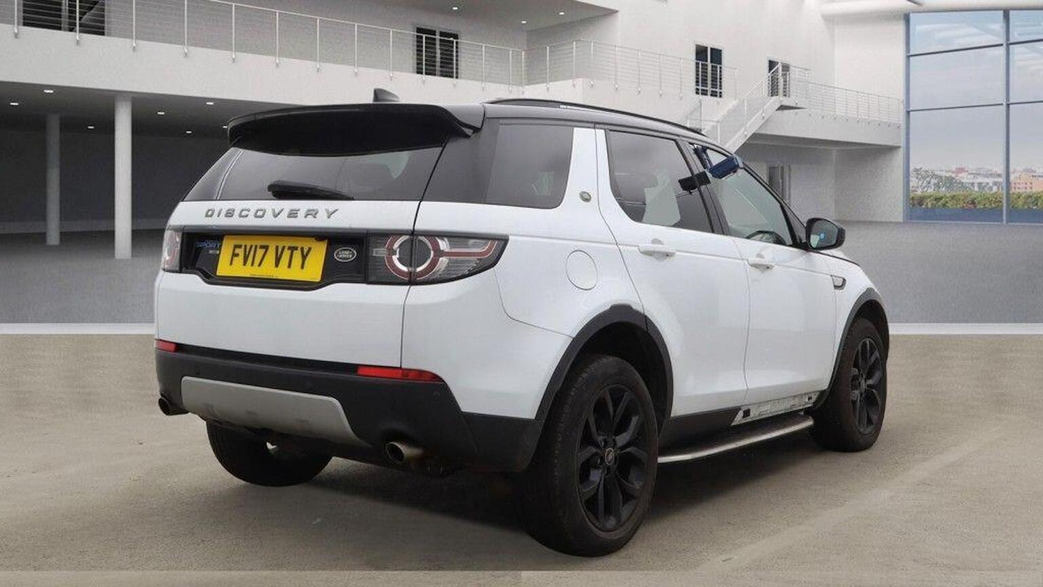 Used Land Rover Discovery Sport 2017 for sale - 77453372: Photo 4
