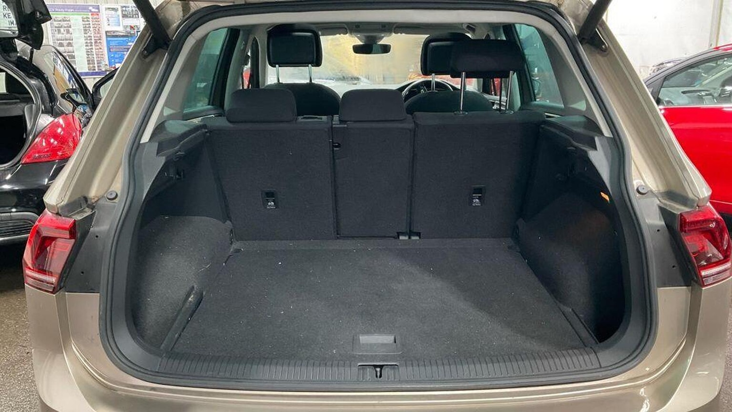 Used Volkswagen Tiguan 2017 for sale - 77303672: Photo 10