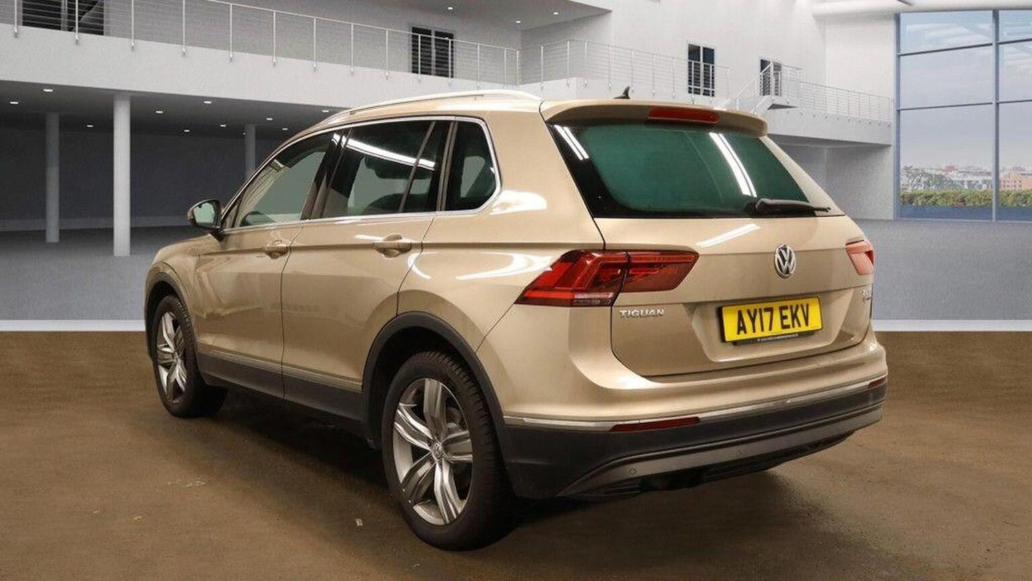 Used Volkswagen Tiguan 2017 for sale - 77303672: Photo 3