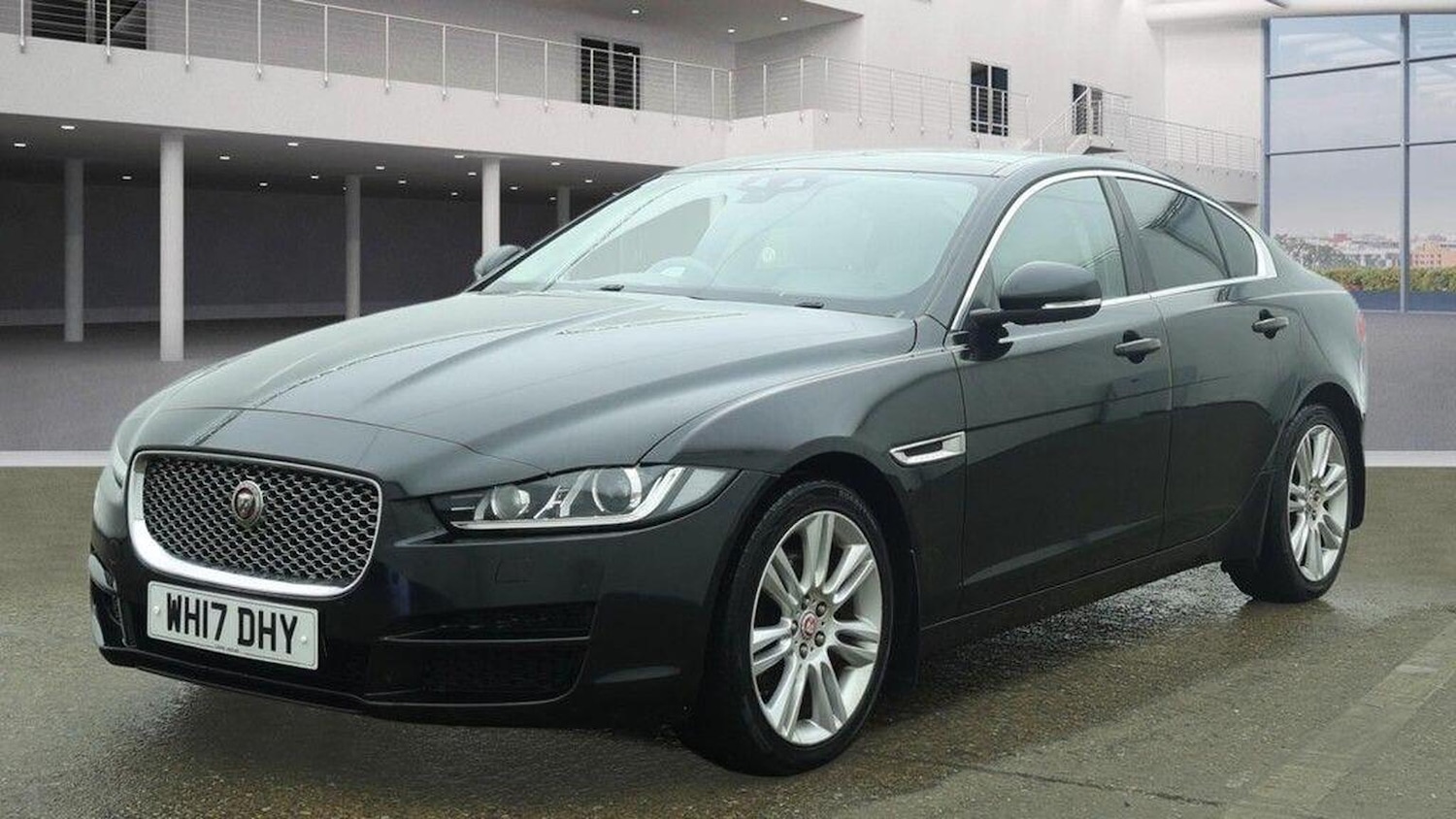 Used Jaguar XE 2017 for sale - 77453375: Photo 2