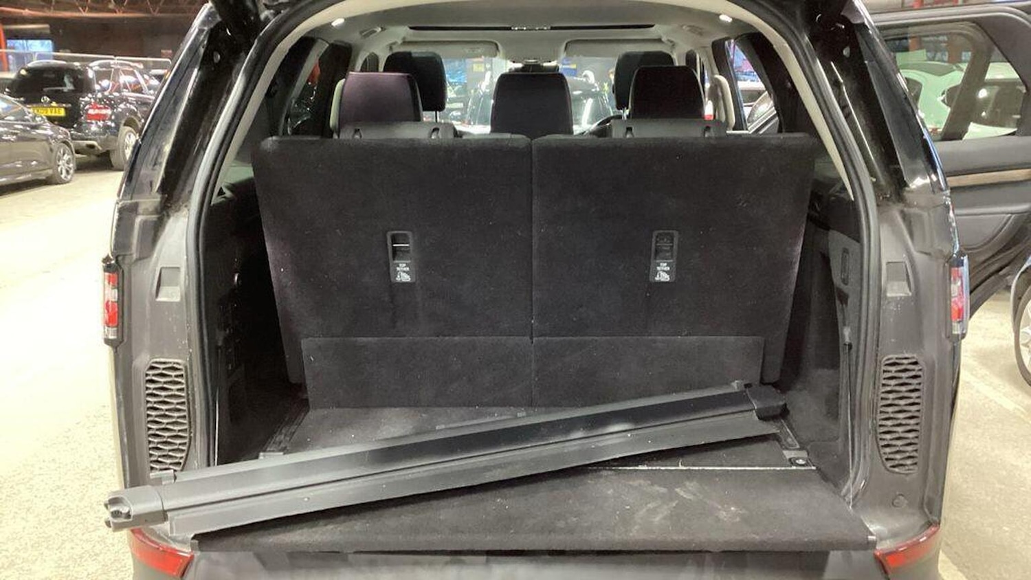 Used Land Rover Discovery 2018 for sale - 77535976: Photo 10