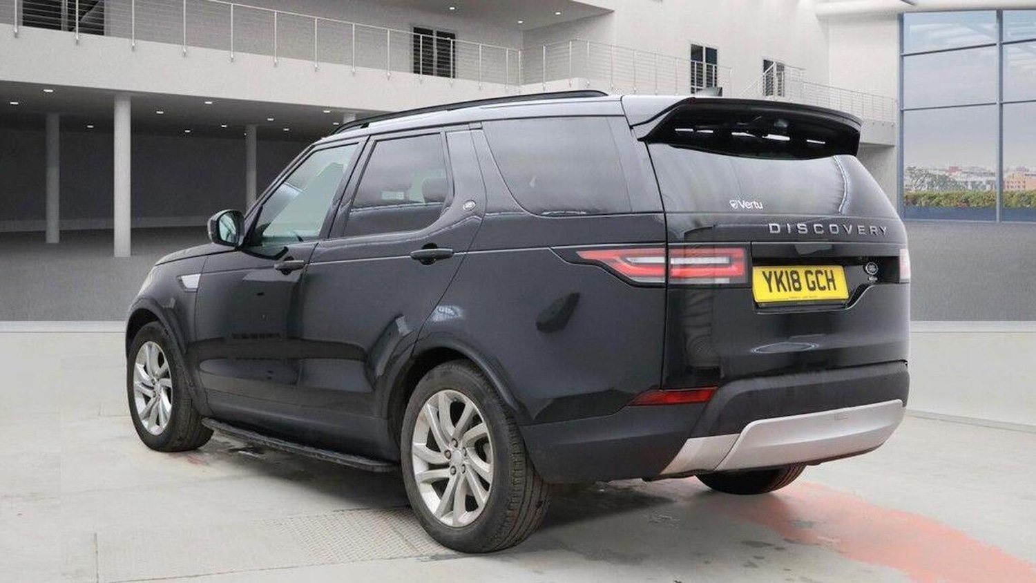 Used Land Rover Discovery 2018 for sale - 77535976: Photo 3