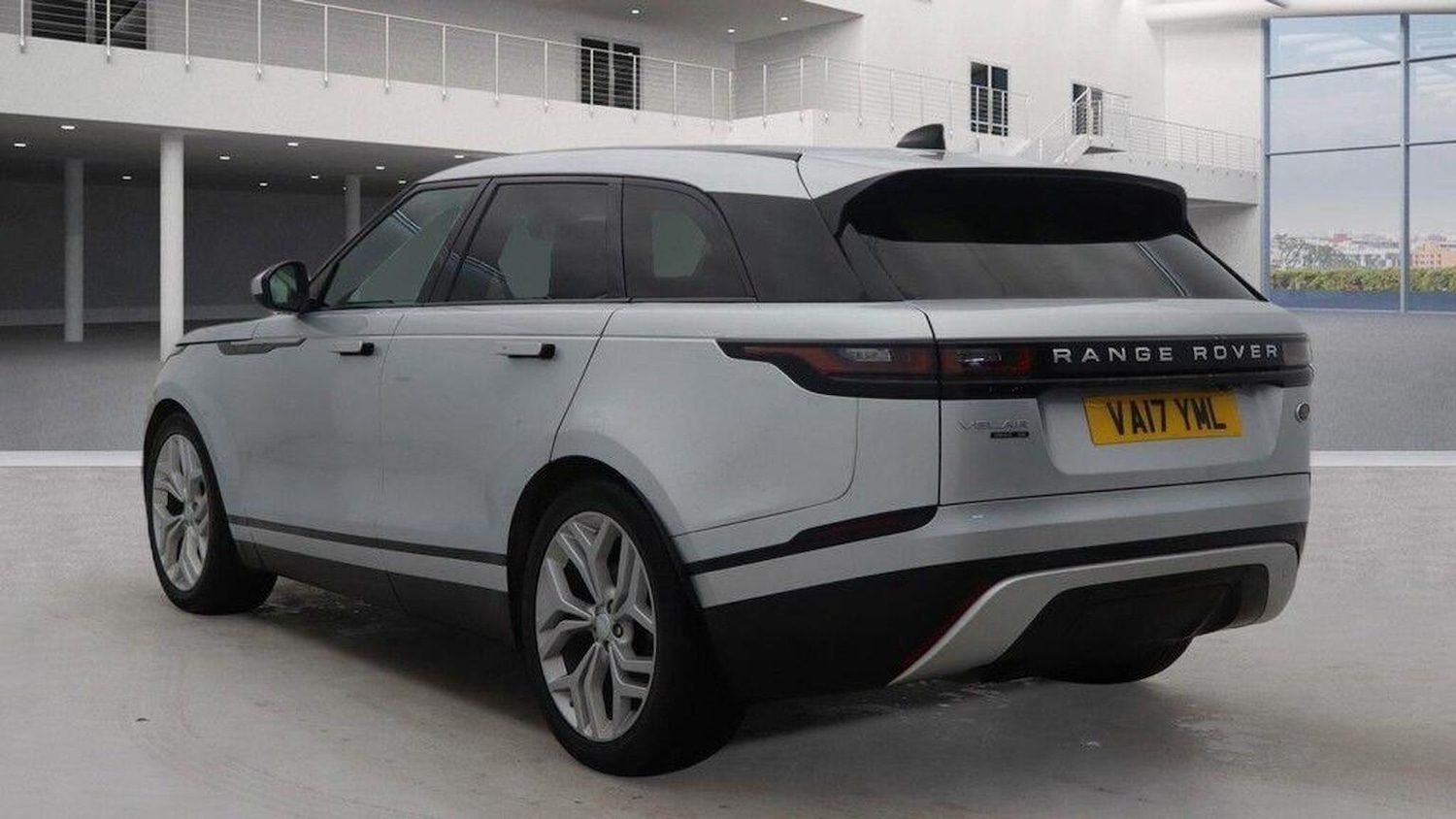 Used Land Rover Range Rover Velar 2017 for sale - 77555104: Photo 3