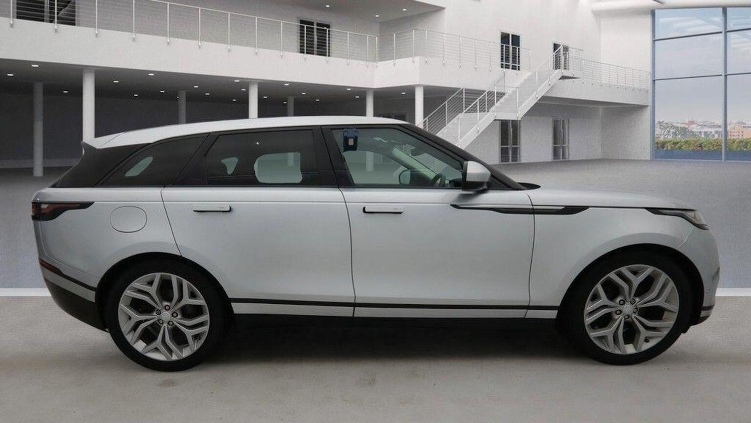 Used Land Rover Range Rover Velar 2017 for sale - 77555104: Photo 5