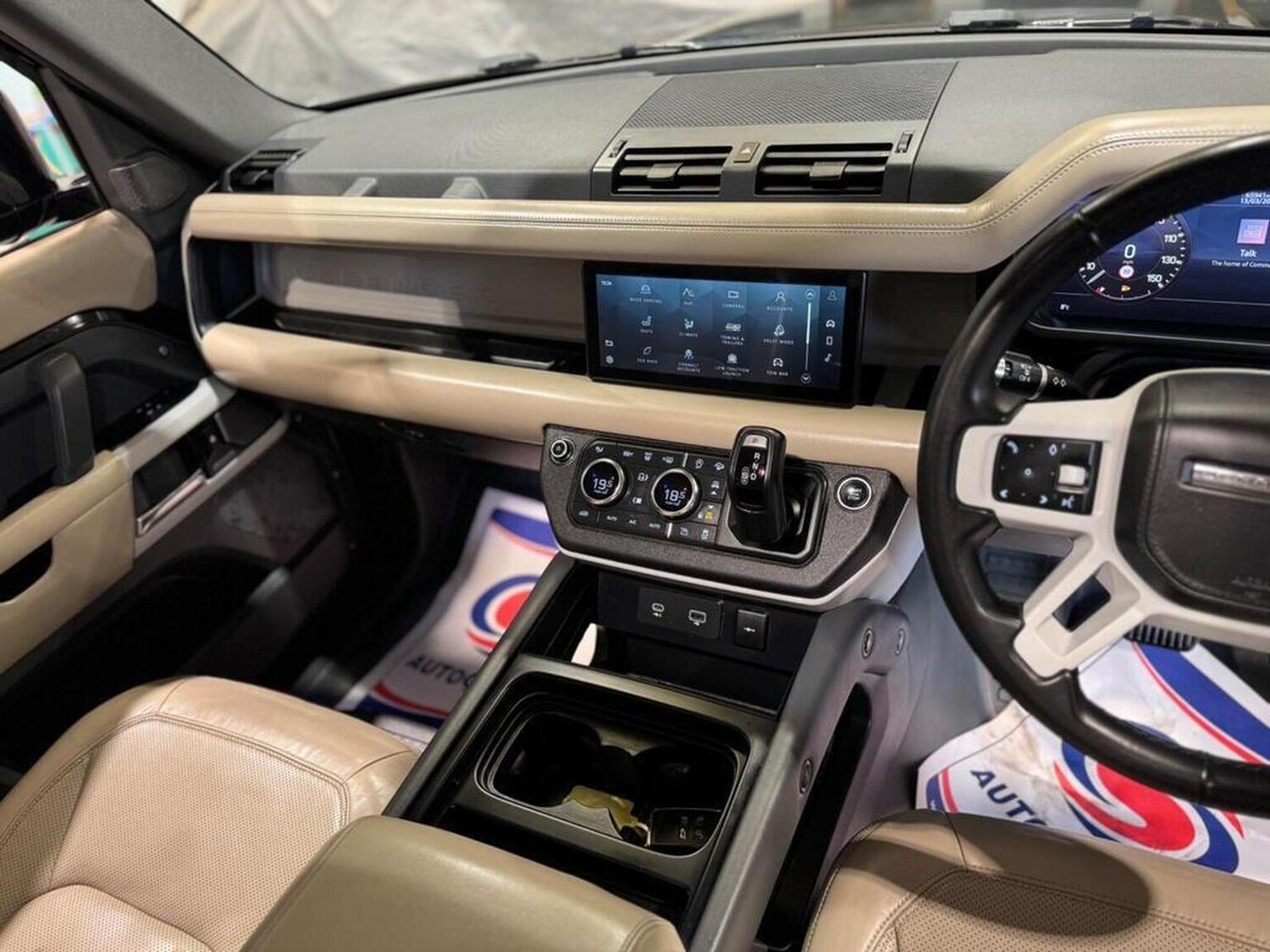 Used Land Rover Defender 2020 for sale - 77336696: Photo 10