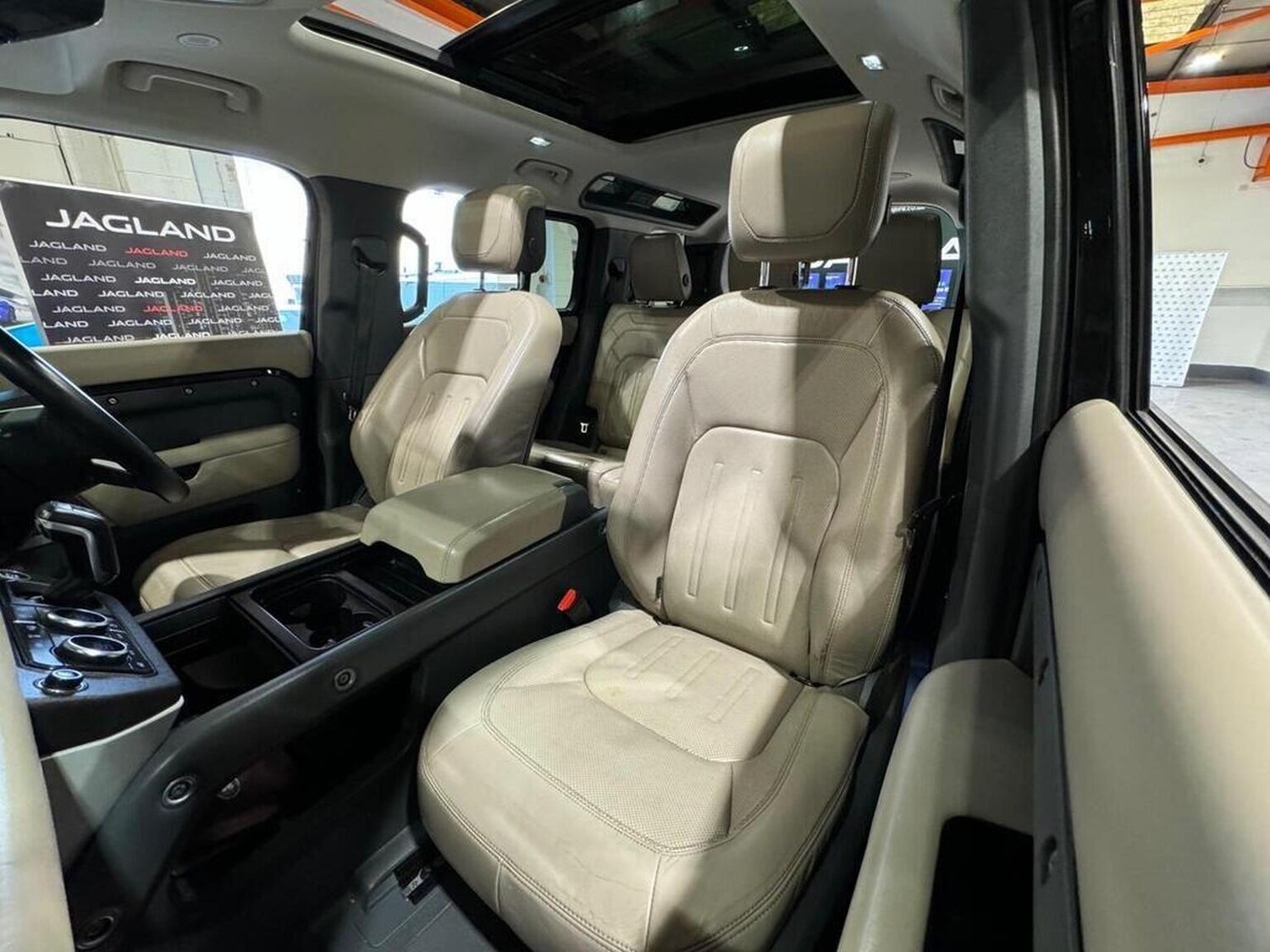 Used Land Rover Defender 2020 for sale - 77336696: Photo 16