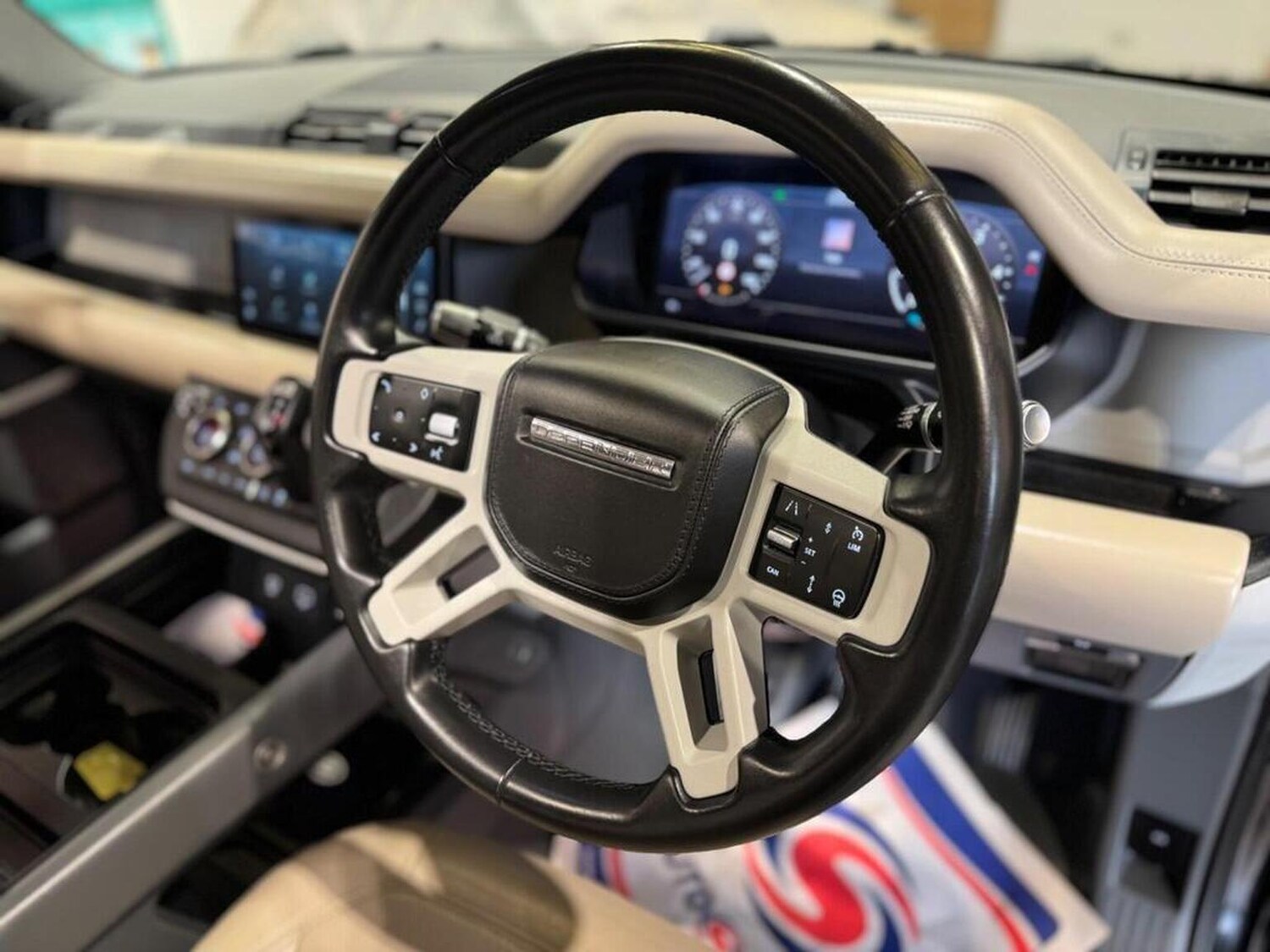 Used Land Rover Defender 2020 for sale - 77336696: Photo 9