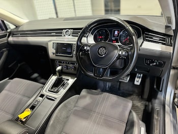 Used Volkswagen Passat 2017 for sale - 79284051: Photo