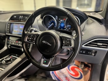 Used Jaguar F-Pace 2017 for sale - 79284111: Photo