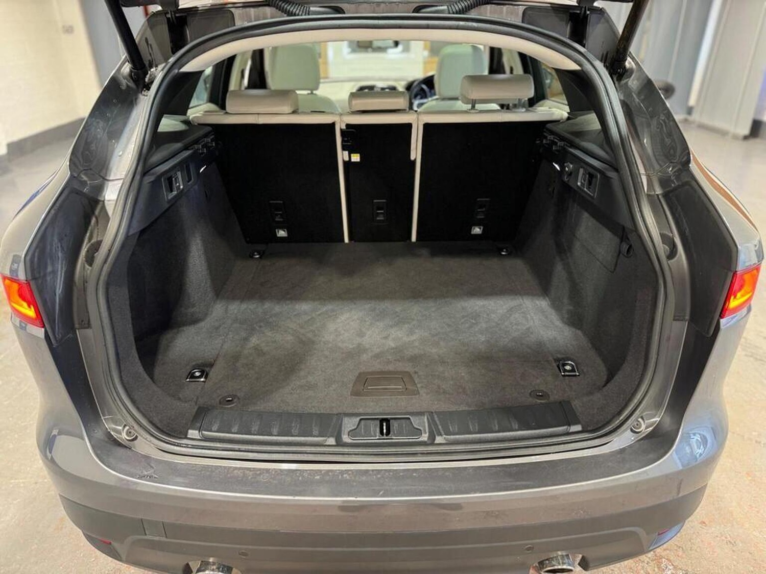 Used Jaguar F-Pace 2017 for sale - 77632452: Photo 23