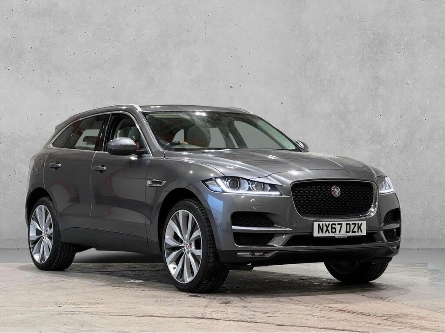 Used Jaguar F-Pace 2017 for sale - 77632452: Photo 3