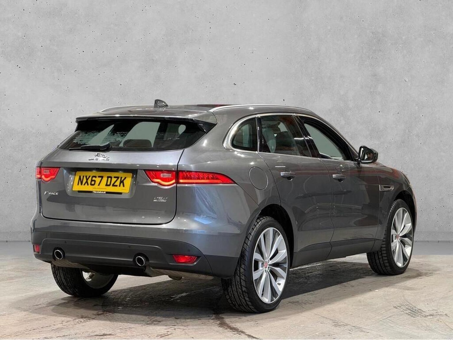 Used Jaguar F-Pace 2017 for sale - 77632452: Photo 5