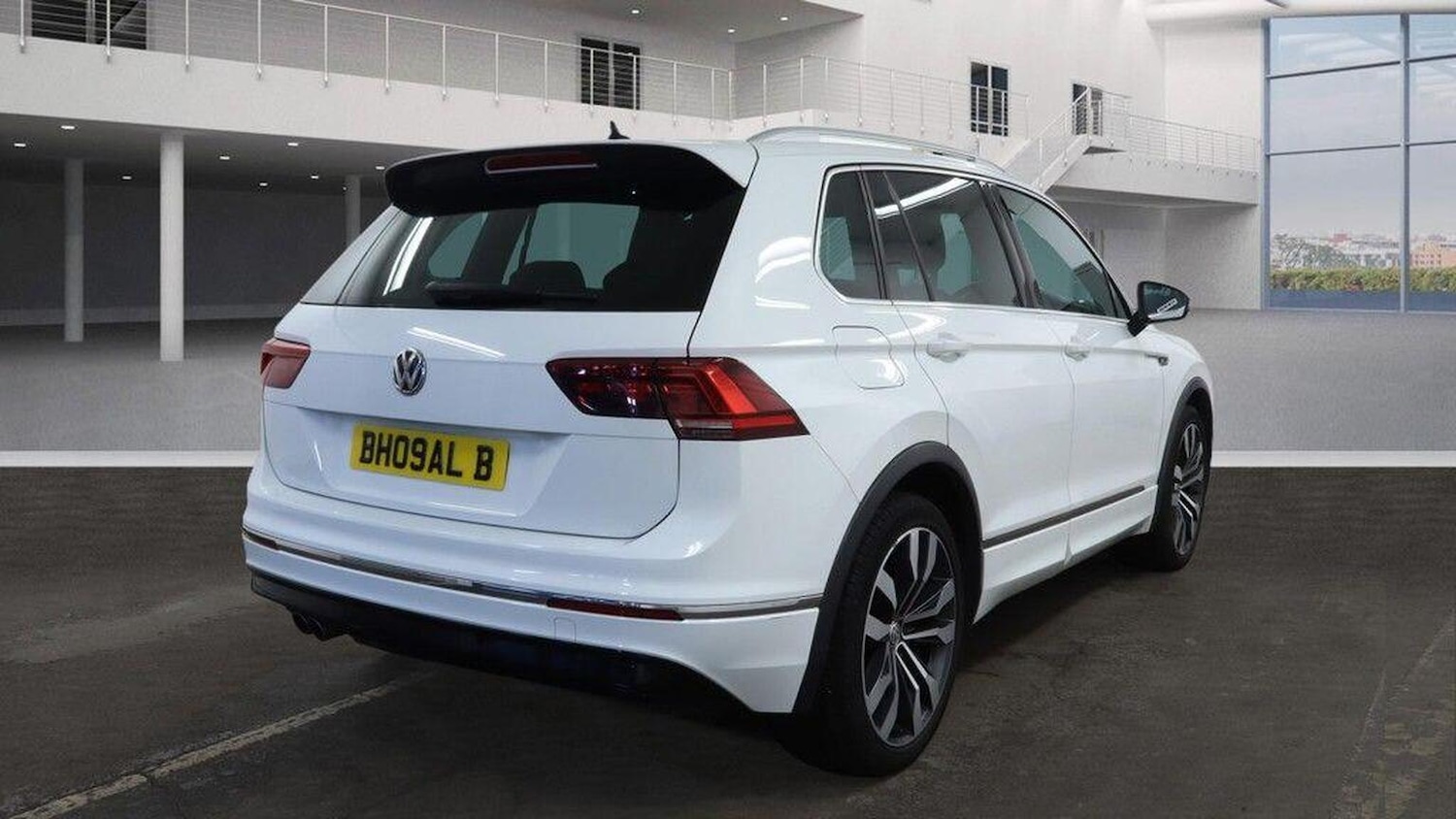 Used Volkswagen Tiguan 2016 for sale - 77508413: Photo 4