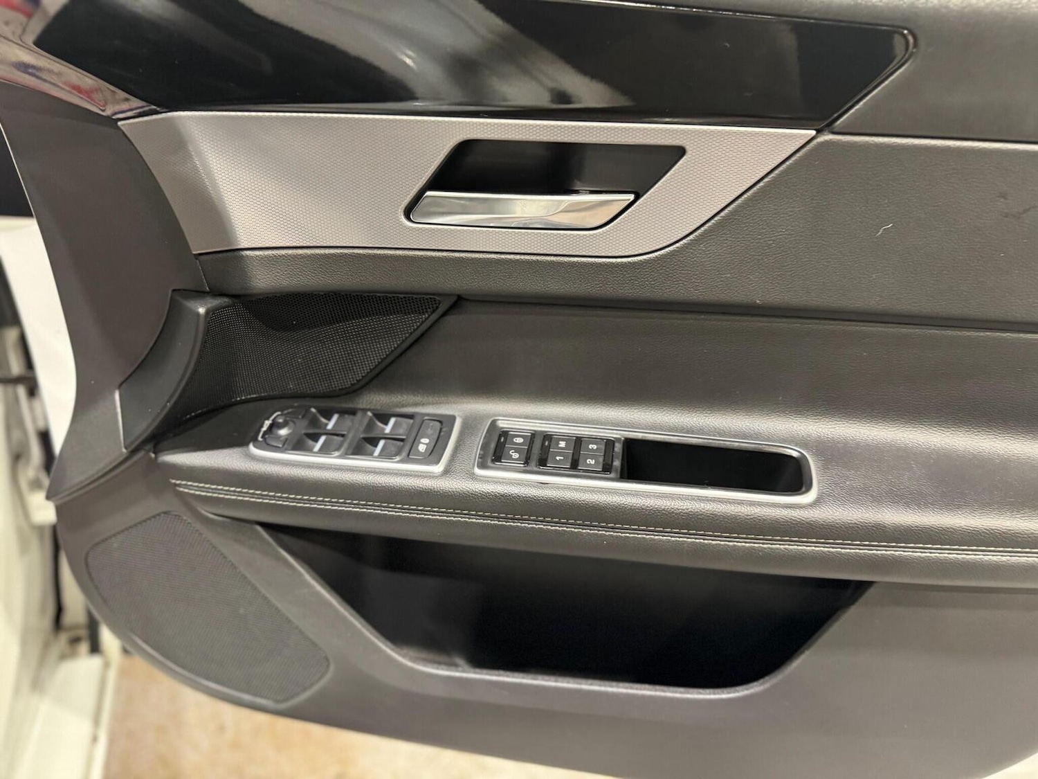 Used Jaguar XF 2016 for sale - 77438346: Photo 18