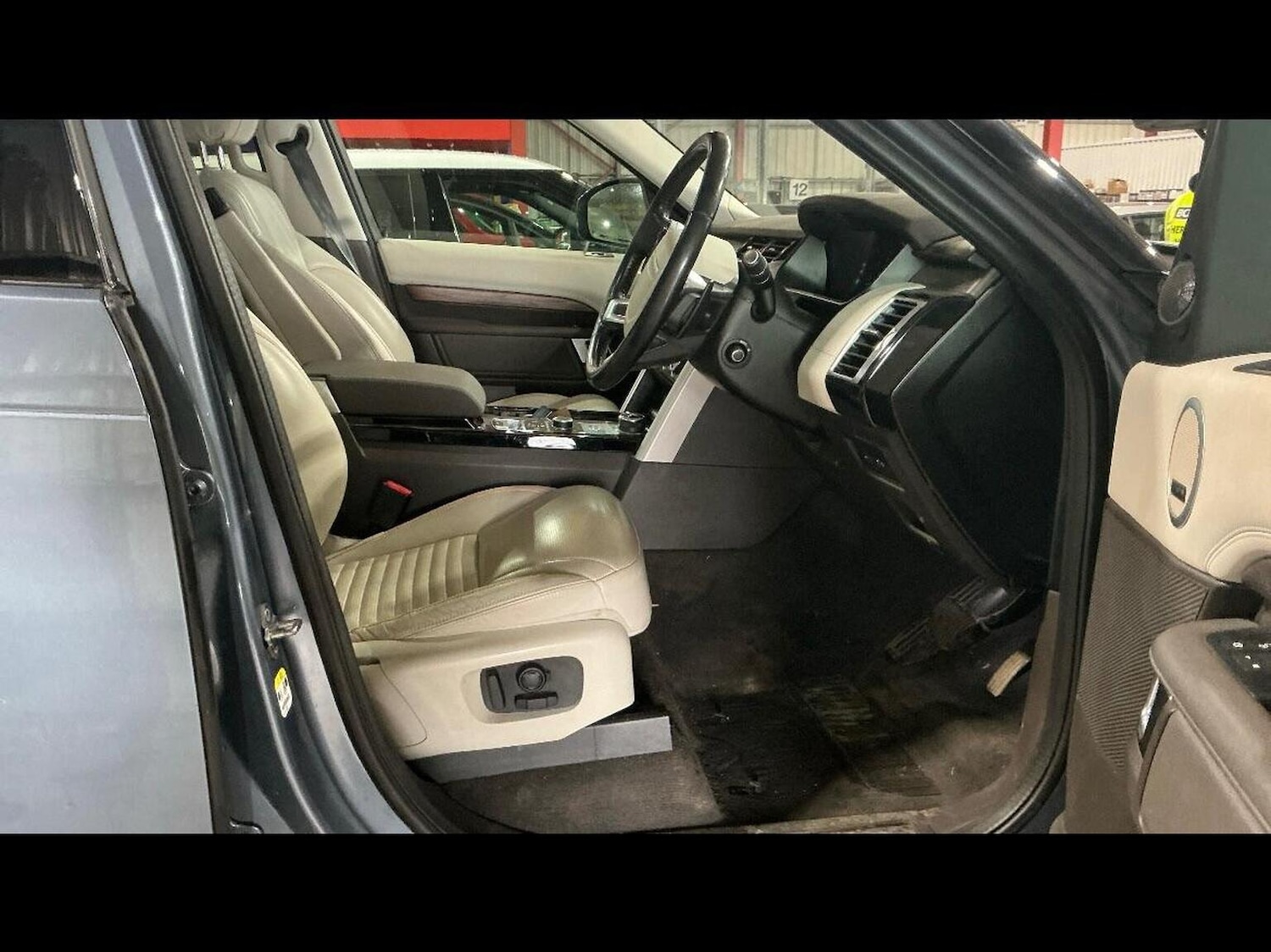 Used Land Rover Discovery 2019 for sale - 77735765: Photo 4