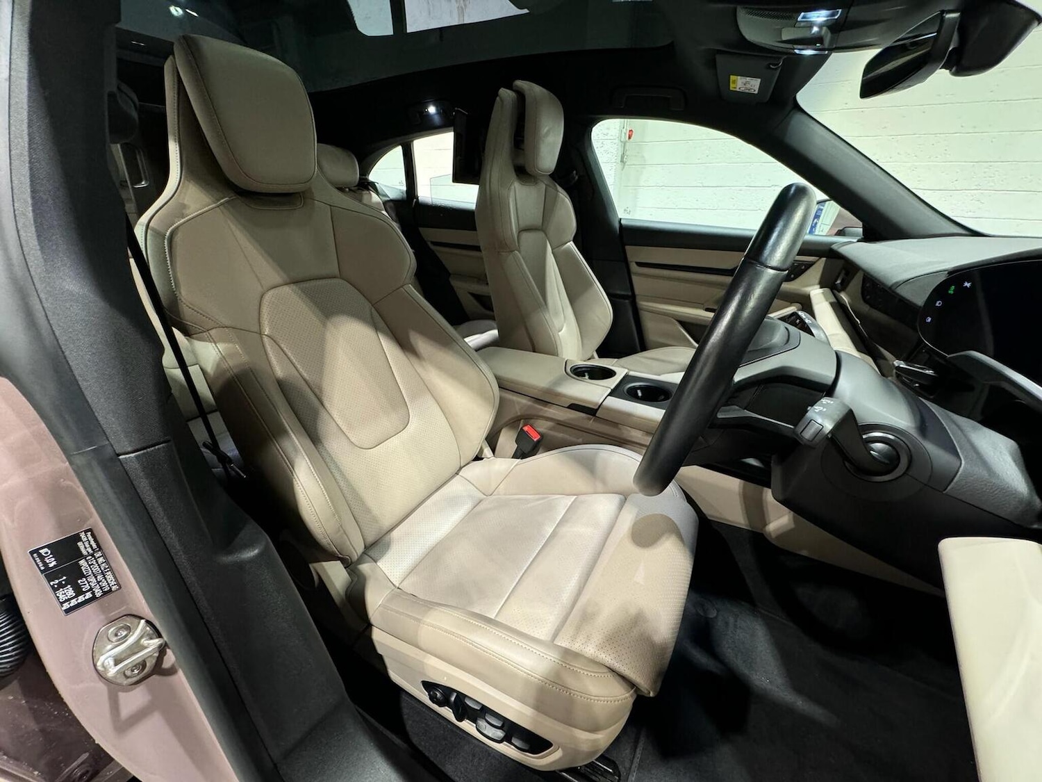 Used Porsche Taycan 2023 for sale - 77336710: Photo 17