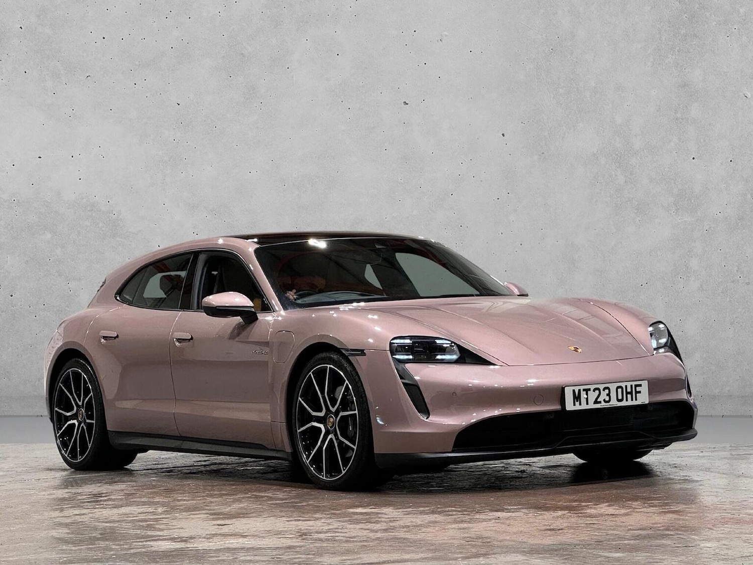 Used Porsche Taycan 2023 for sale - 77336710: Photo 2