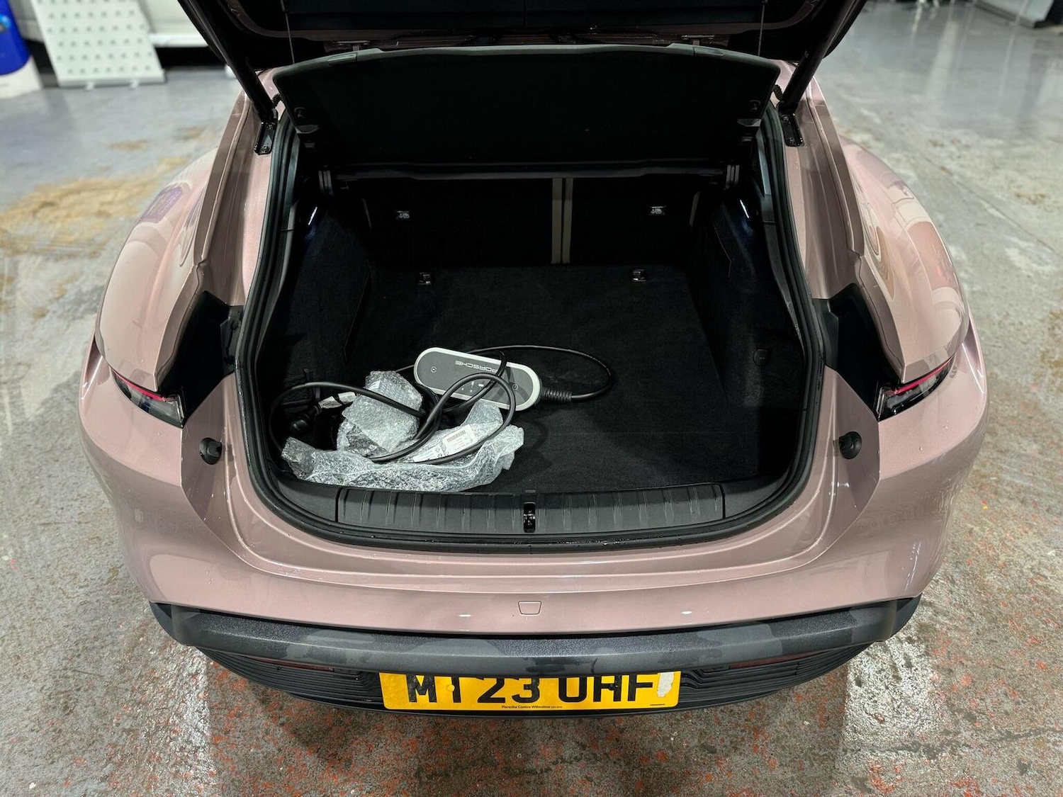 Used Porsche Taycan 2023 for sale - 77336710: Photo 8