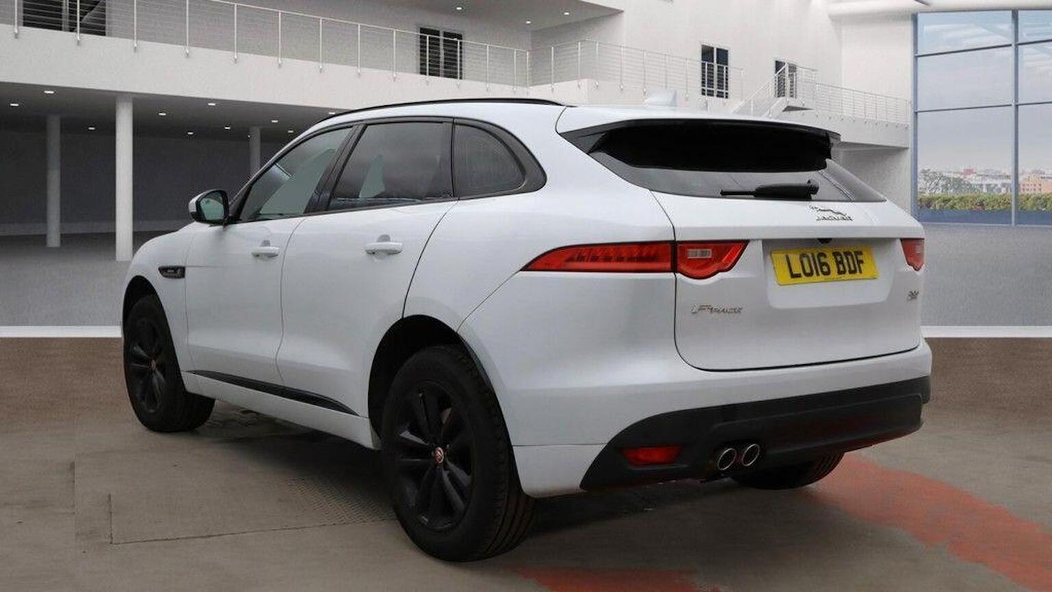 Used Jaguar F-Pace 2016 for sale - 77423398: Photo 3
