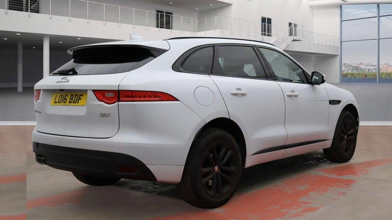Used Jaguar F-Pace 2016 for sale - 77423398: Photo 4