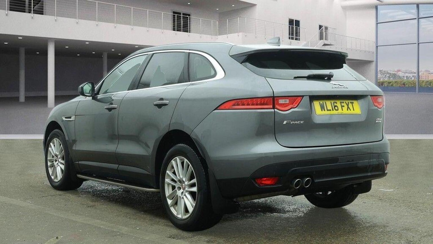 Used Jaguar F-Pace 2016 for sale - 77535964: Photo 2