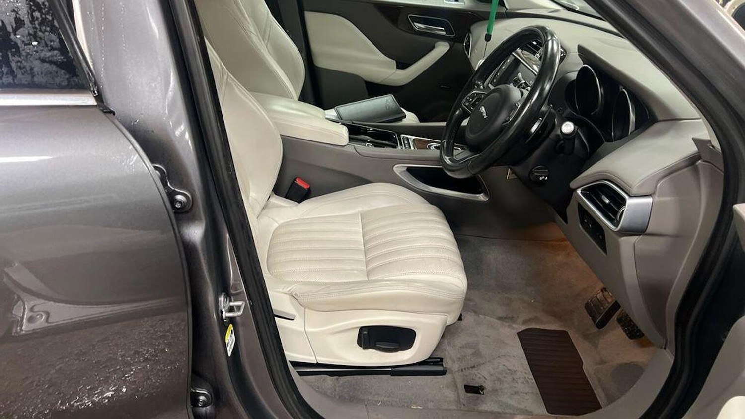 Used Jaguar F-Pace 2016 for sale - 77535964: Photo 6