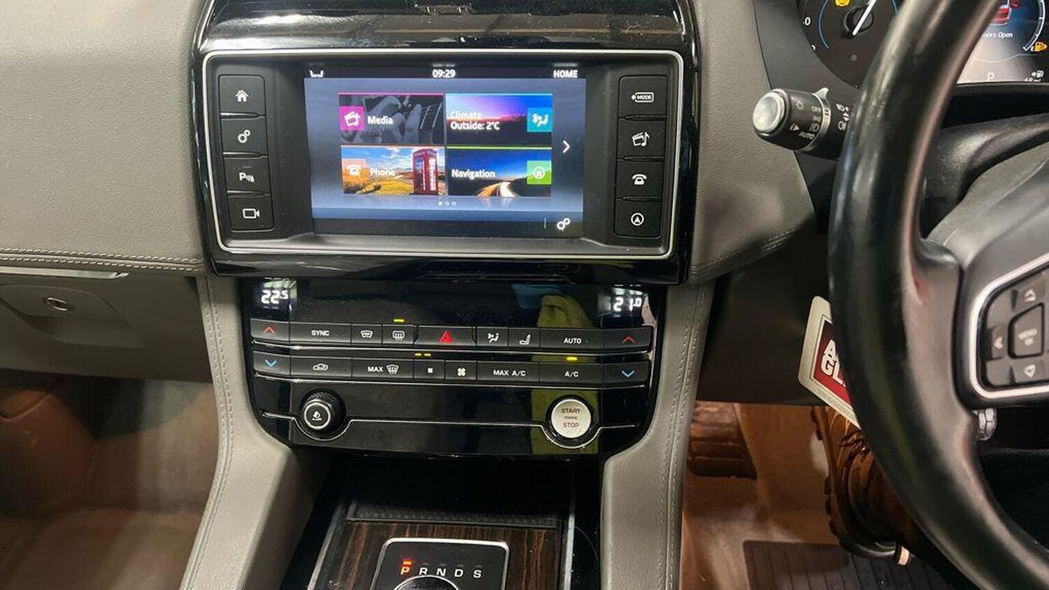 Used Jaguar F-Pace 2016 for sale - 77535964: Photo 9