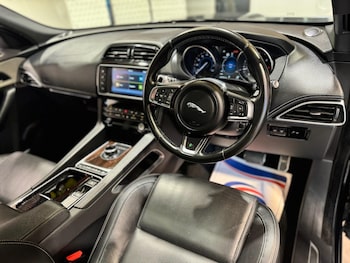 Used Jaguar F-Pace 2018 for sale - 79284097: Photo