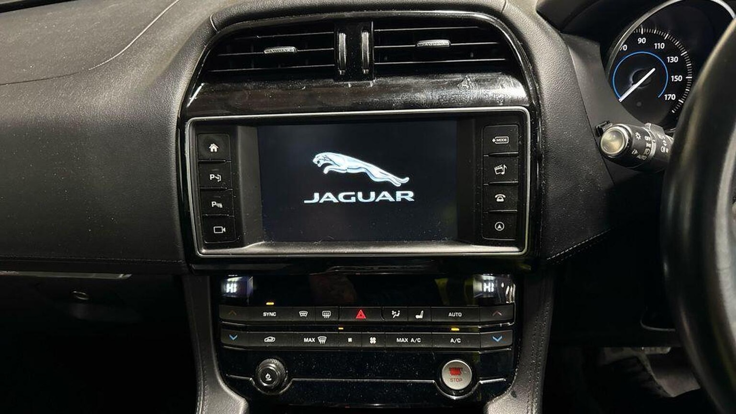 Used Jaguar F-Pace 2016 for sale - 77314009: Photo 9