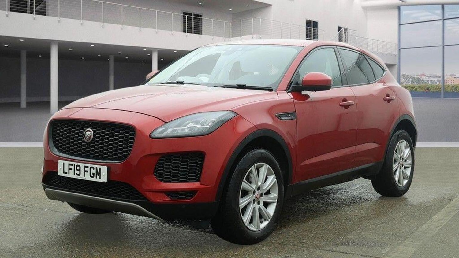 Used Jaguar E-Pace 2019 for sale - 77453288: Photo 2