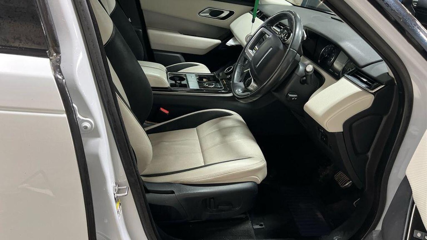 Used Land Rover Range Rover Velar 2017 for sale - 77314024: Photo 8