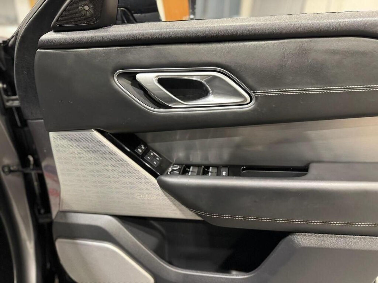 Used Land Rover Range Rover Velar 2018 for sale - 77632454: Photo 24