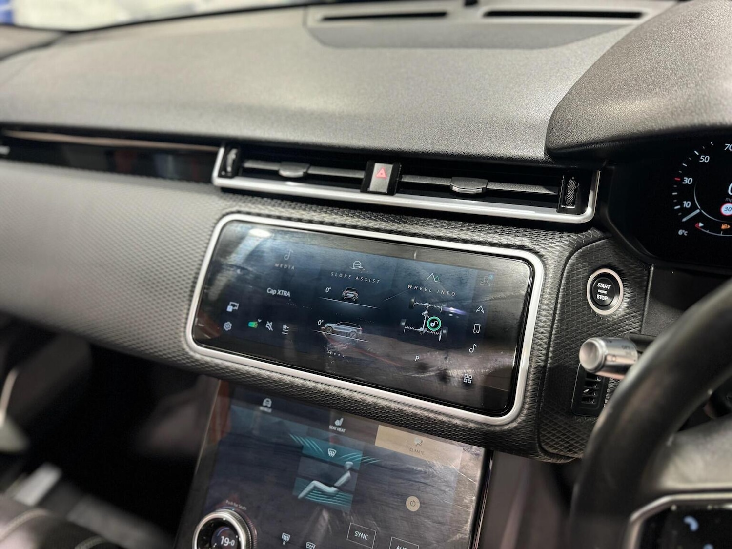 Used Land Rover Range Rover Velar 2022 for sale - 77622464: Photo 11