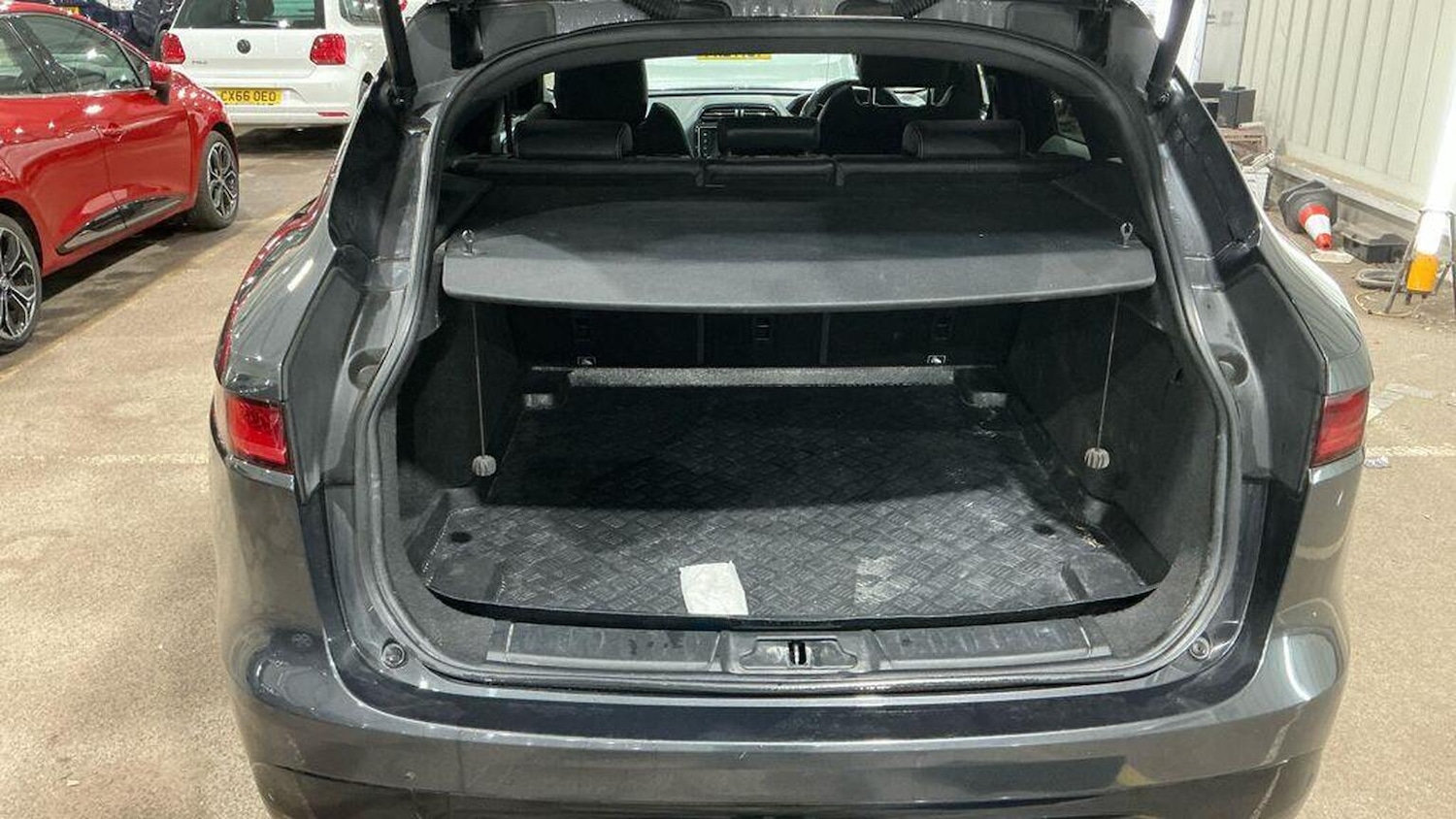 Used Jaguar F-Pace 2016 for sale - 77453374: Photo 11