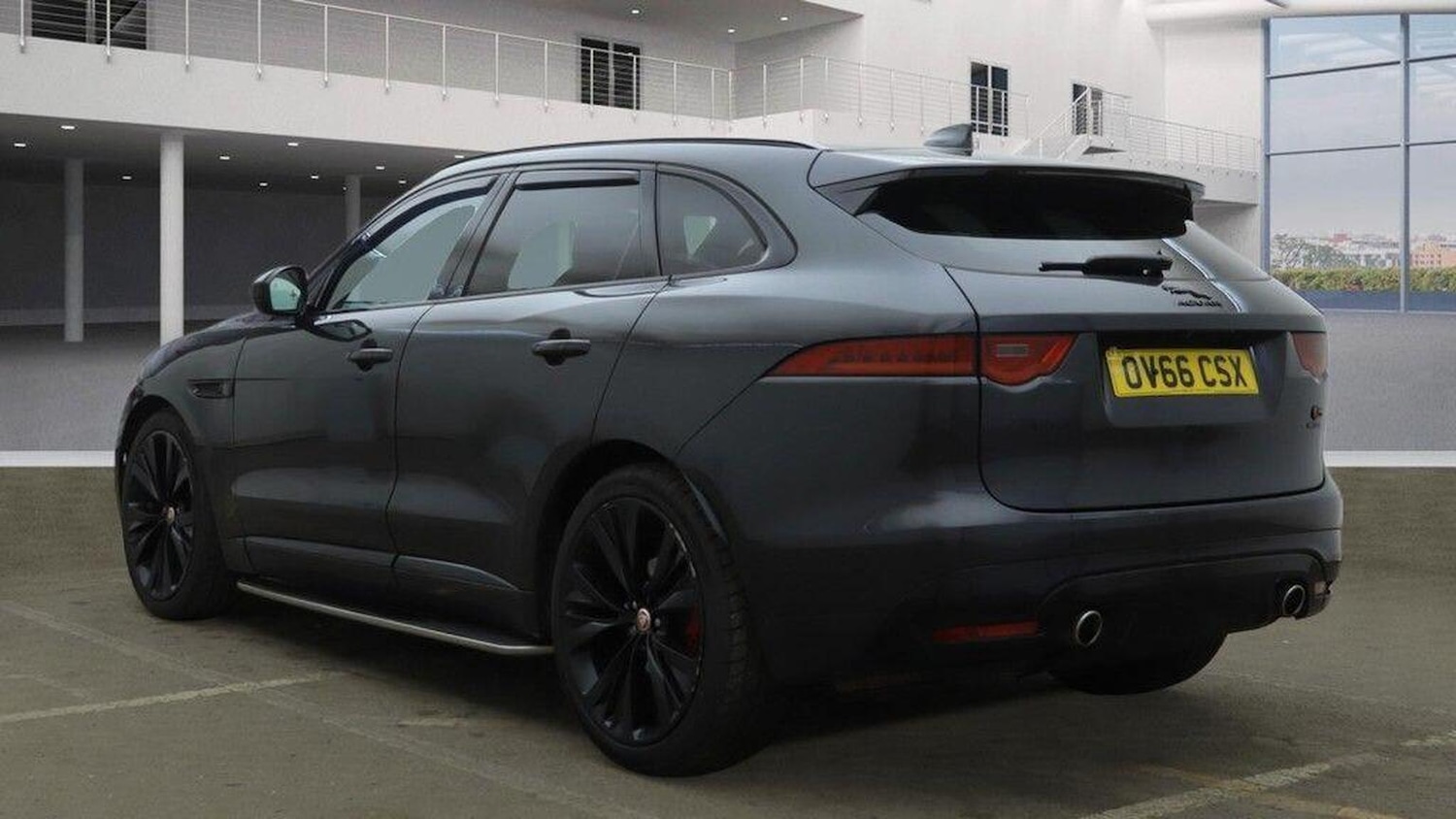 Used Jaguar F-Pace 2016 for sale - 77453374: Photo 3