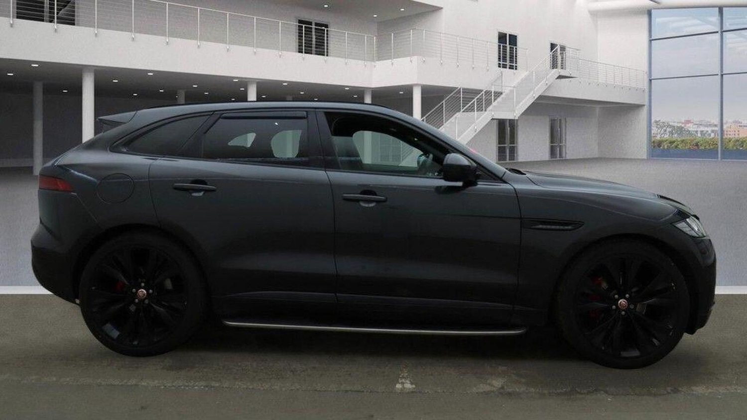 Used Jaguar F-Pace 2016 for sale - 77453374: Photo 5