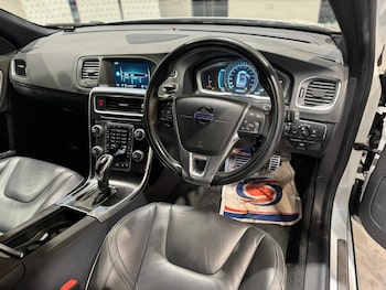 Used Volvo V60 2015 for sale - 79284022: Photo