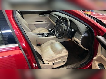 Used Jaguar XF 2016 for sale - 78897543: Photo