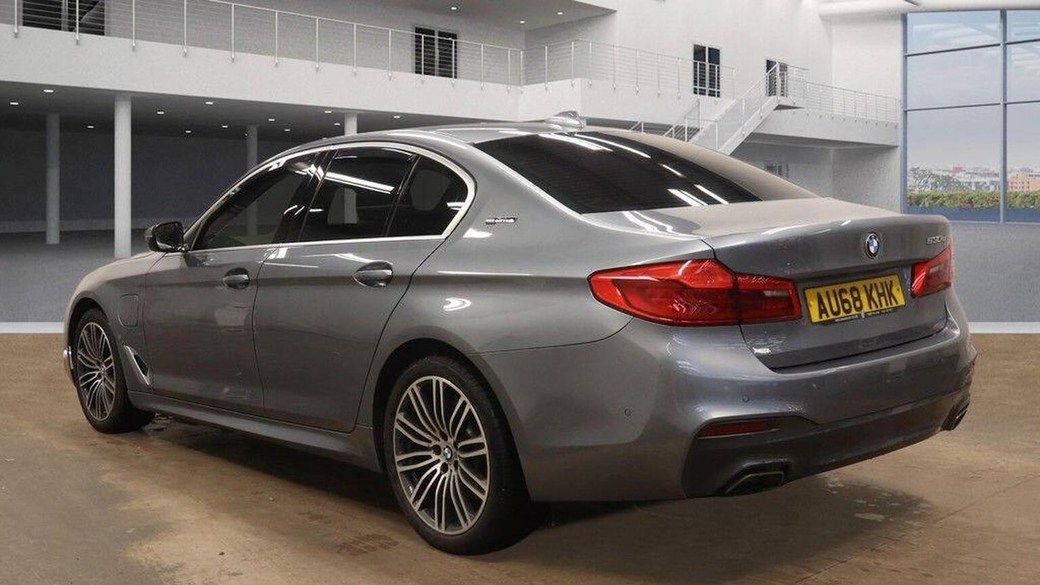 Used BMW 5 Series 2018 for sale - 77572908: Photo 3