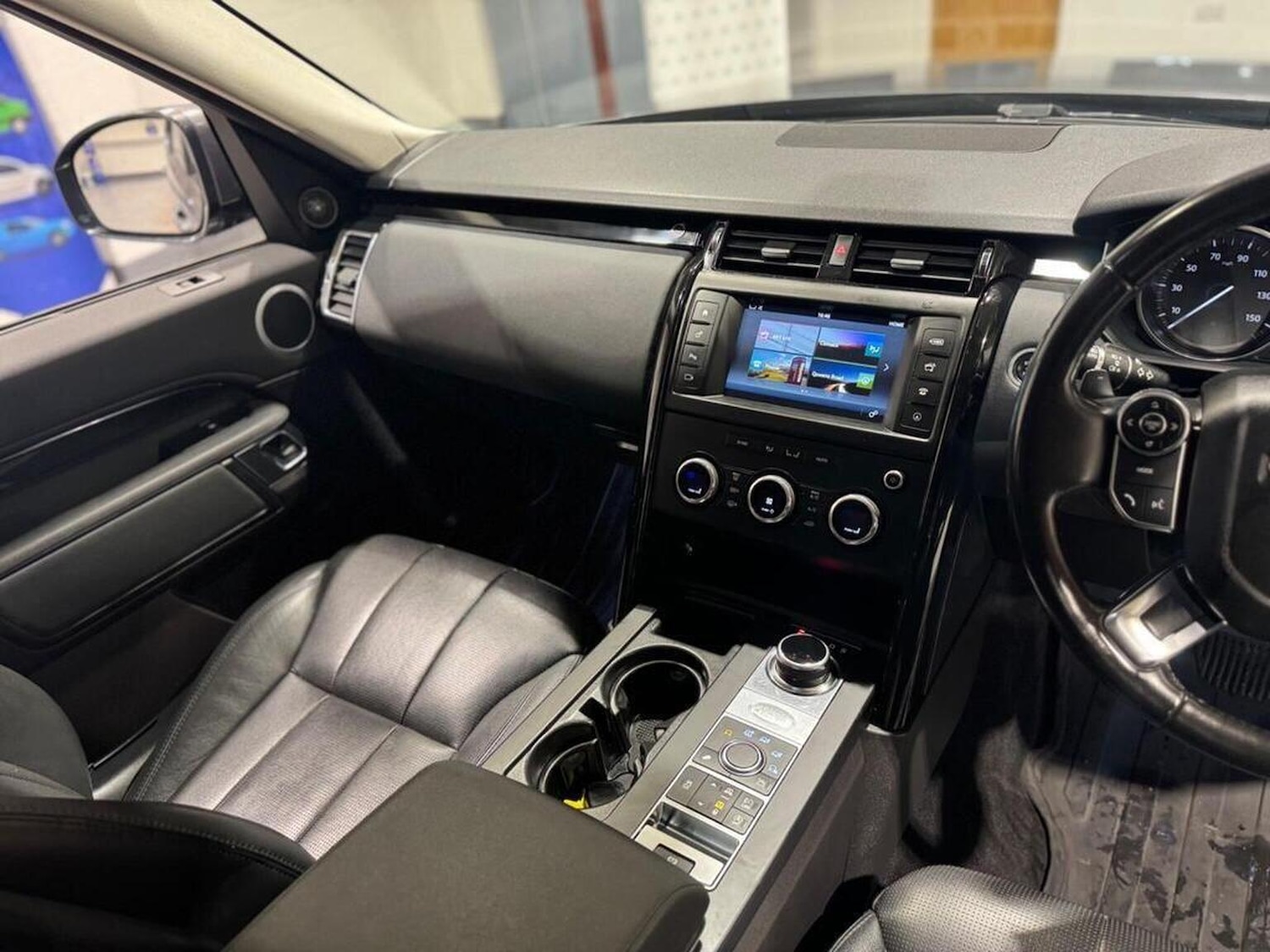 Used Land Rover Discovery 2017 for sale - 77478106: Photo 10