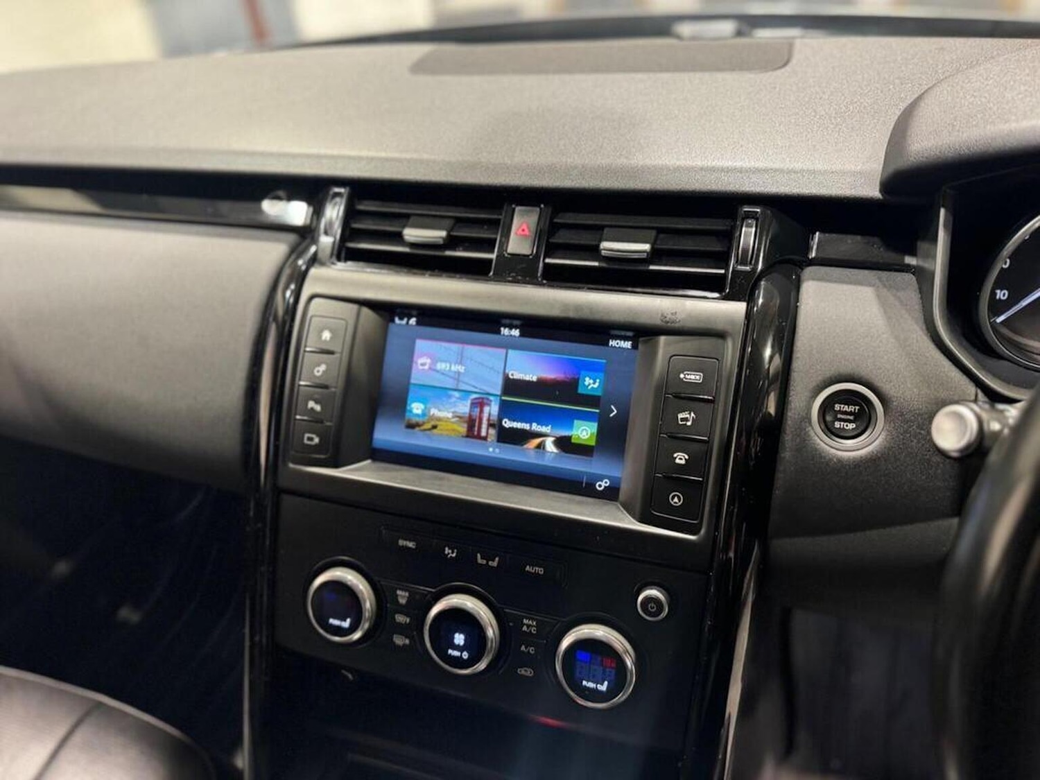 Used Land Rover Discovery 2017 for sale - 77478106: Photo 11