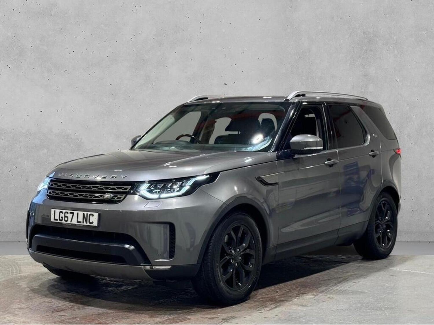 Used Land Rover Discovery 2017 for sale - 77478106: Photo 4