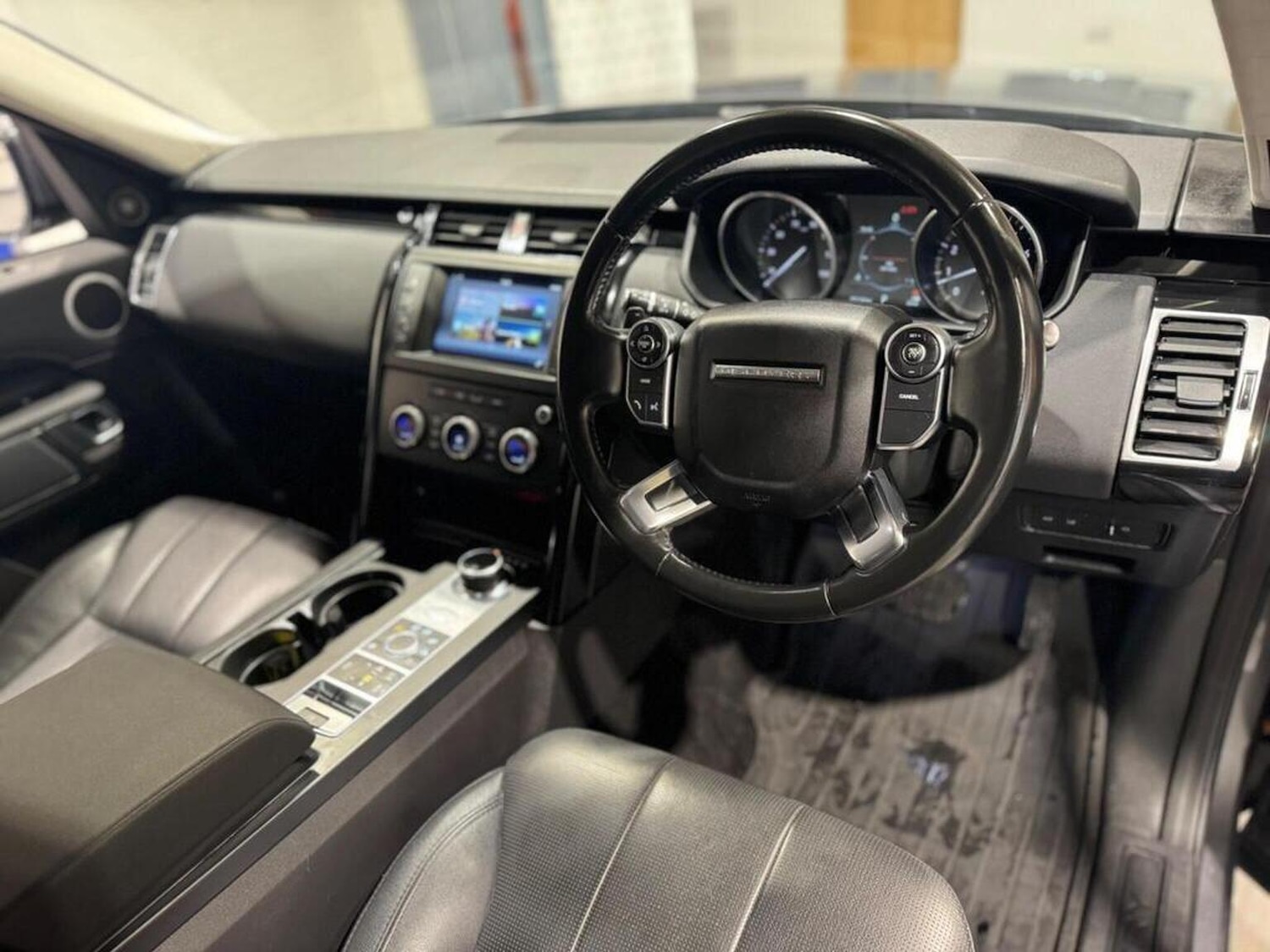 Used Land Rover Discovery 2017 for sale - 77478106: Photo 8