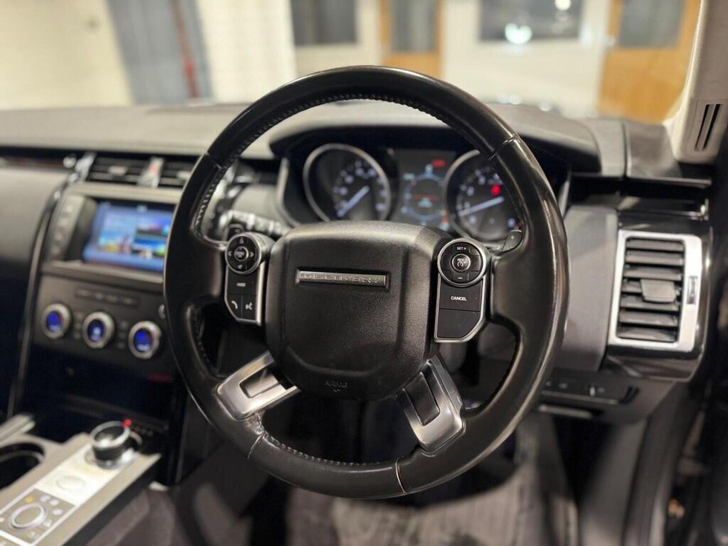 Used Land Rover Discovery 2017 for sale - 77478106: Photo 9