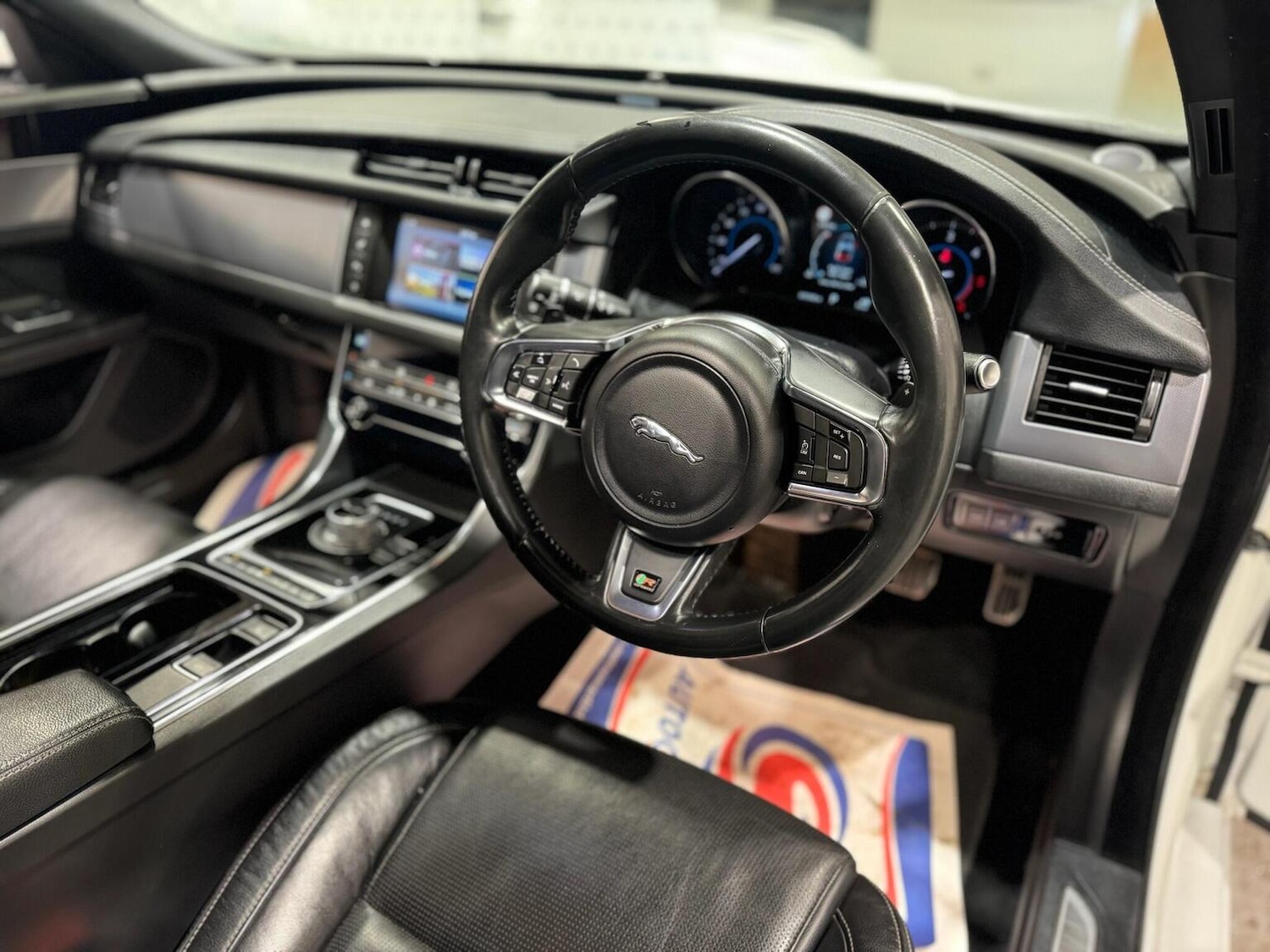 Used Jaguar XF 2016 for sale - 77694244: Photo 8