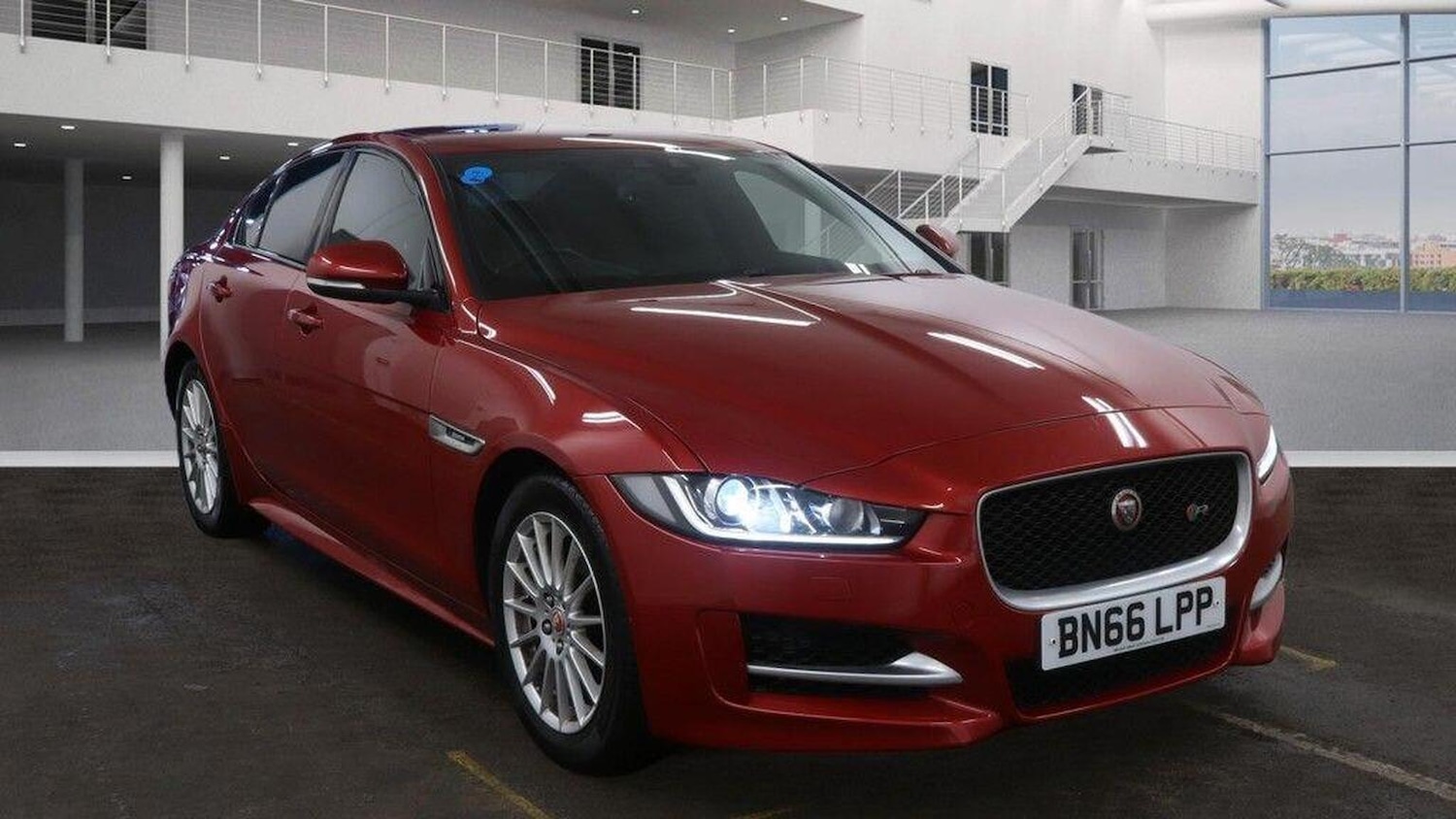 Used Jaguar XE 2016 for sale - 77555091: Photo 1